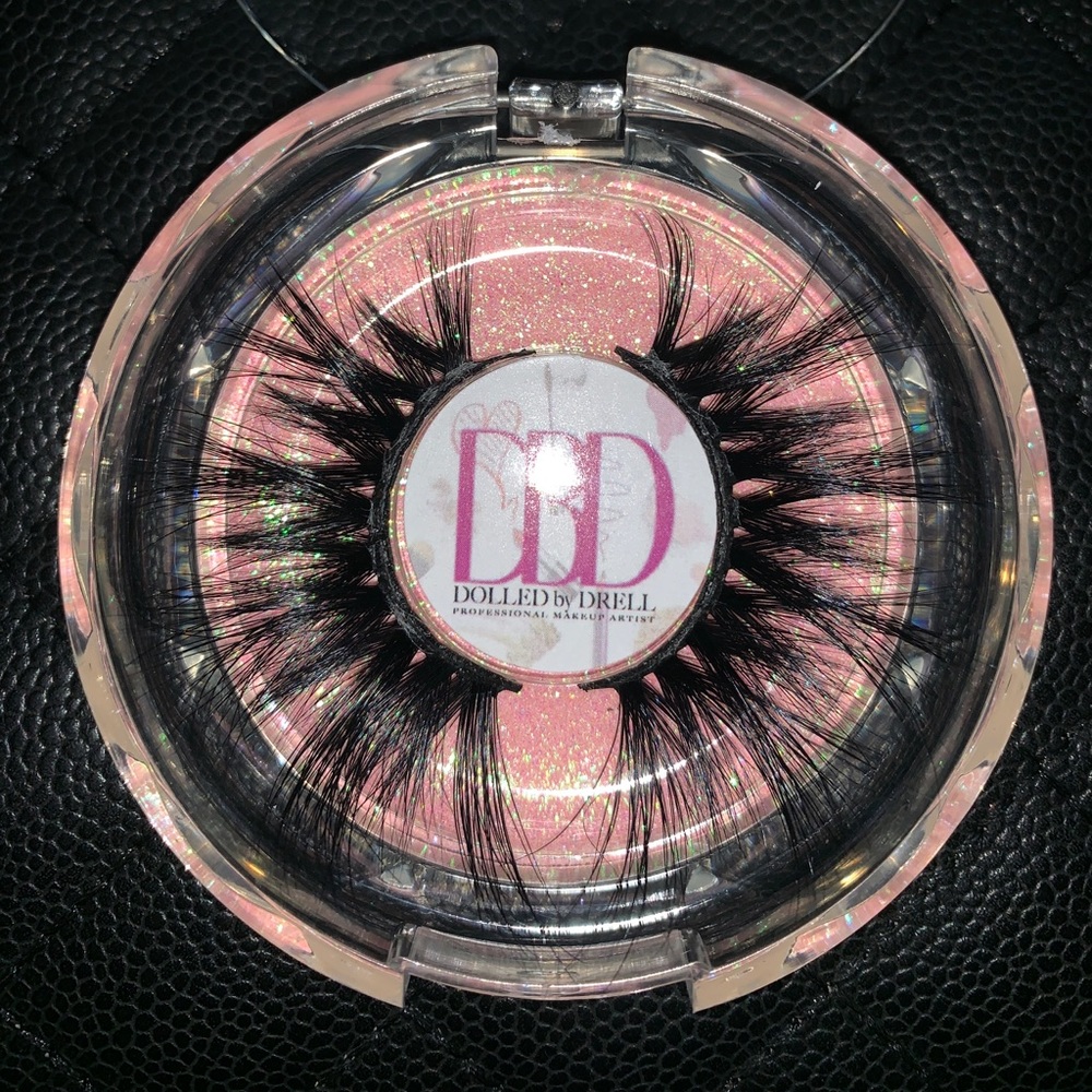 DolledByDrell Lashes in style KANDAKE